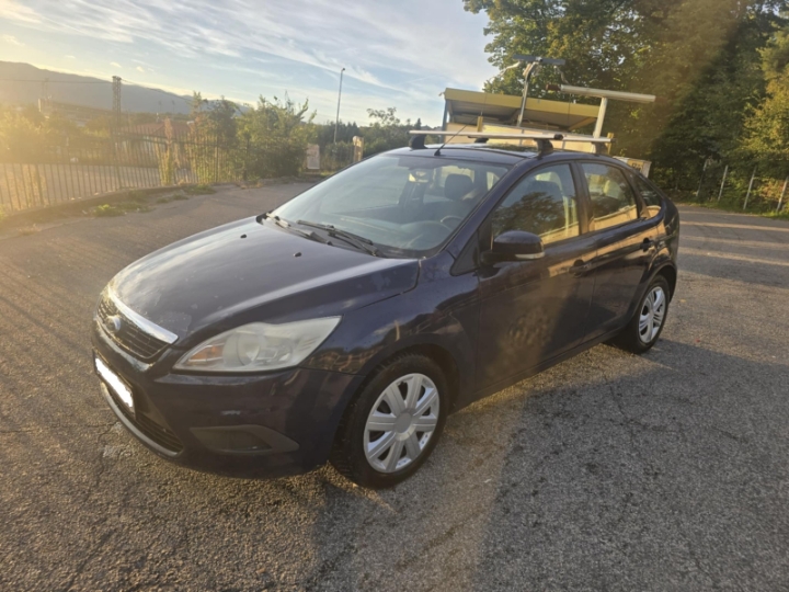 Ford Focus 1.6 plin benz.