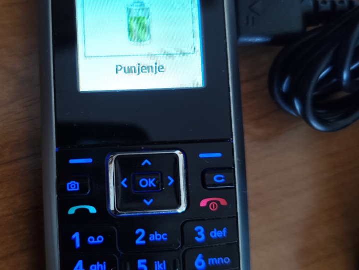 LG KP-130 mobitel