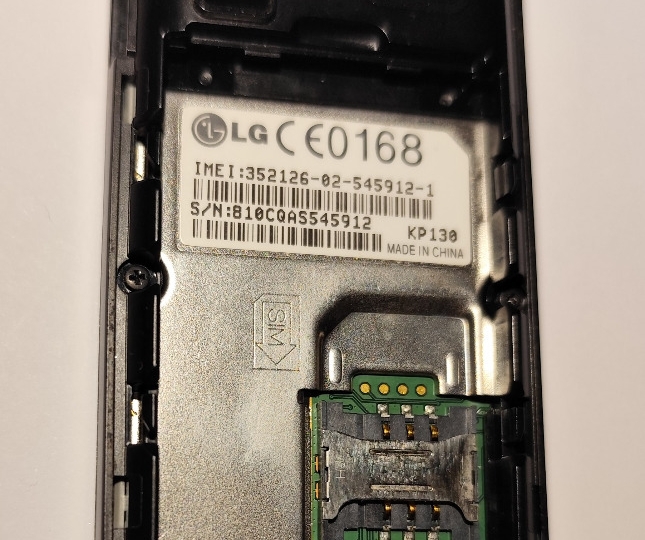 LG KP-130 mobitel