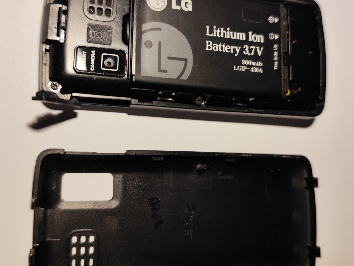 LG KP-130 mobitel