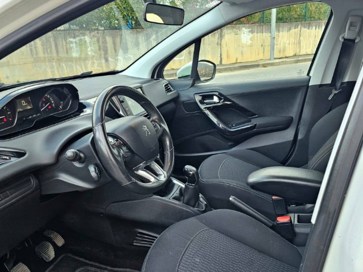 Peugeot 208 1.2 PureTech