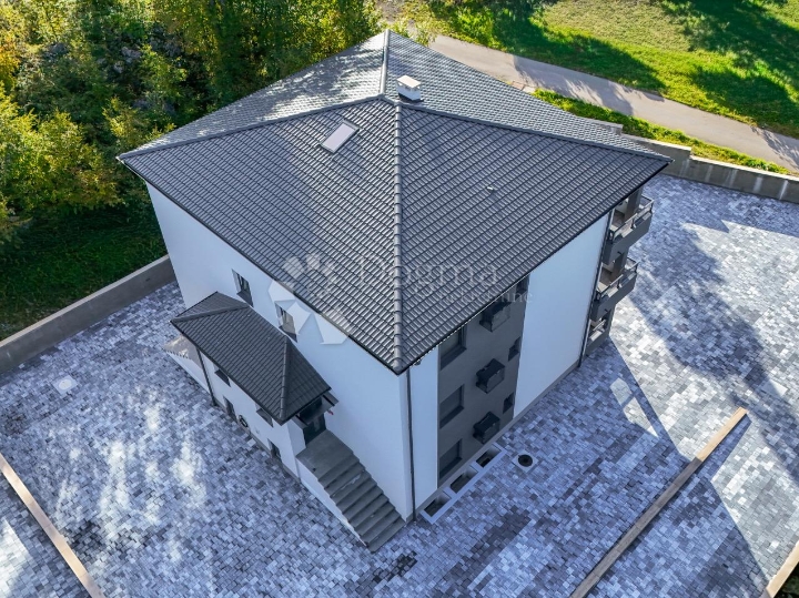 Izuzetno kvalitetna novogradnja u blizini centra Matulja