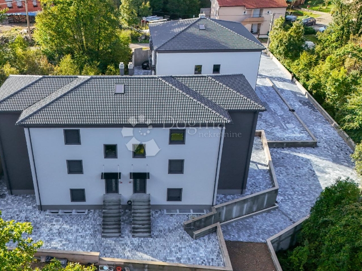 Izuzetno kvalitetna novogradnja u blizini centra Matulja