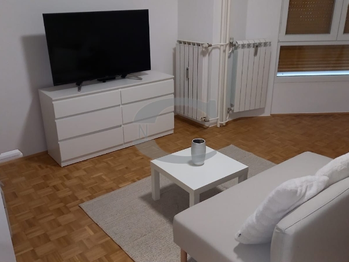 Rijeka, Podmurvice, garsonijera, 33 m2