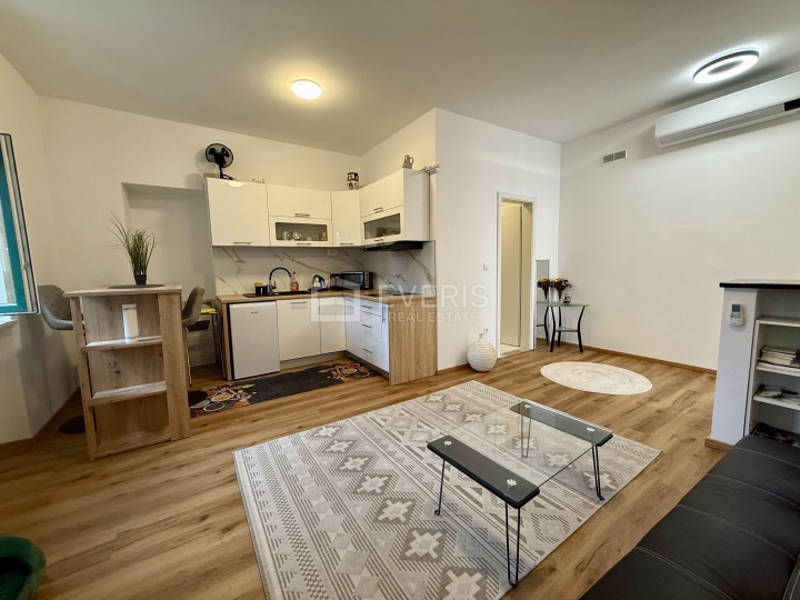 Rijeka, centar, kuća 100 m2, garaža
