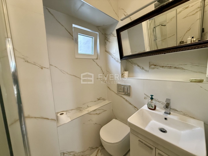 Rijeka, centar, kuća 100 m2, garaža