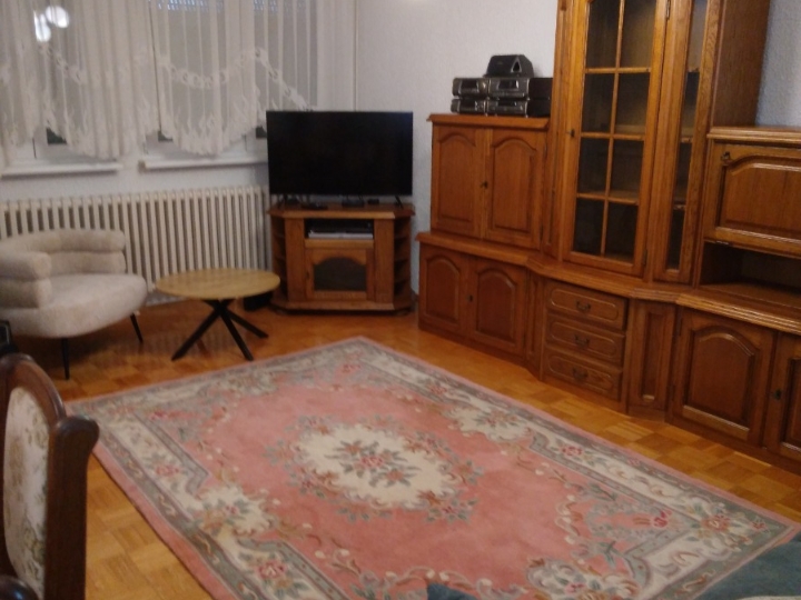 Trosoban stan na Sjenjaku (Osijek)