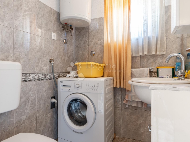 Rubeši, kuća s vrtom i garažom