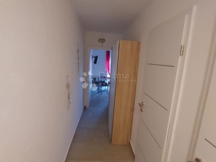 Cesarica, Ribarica app 30.12 s okućnicom