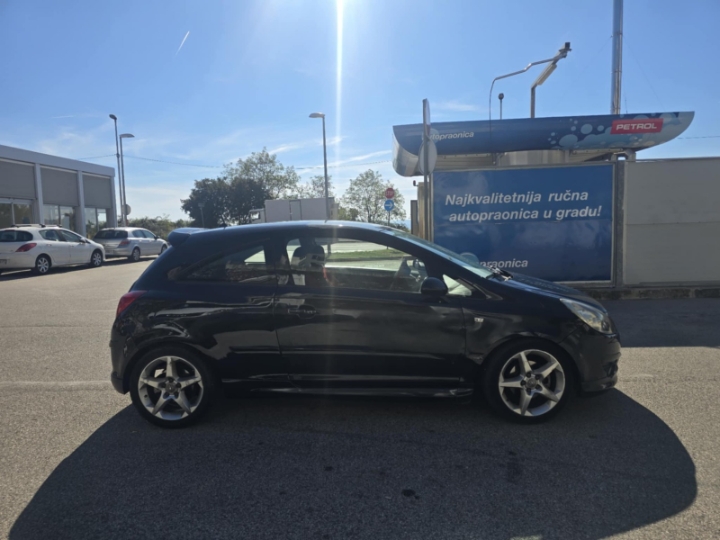 Opel corsa GSi 1.7