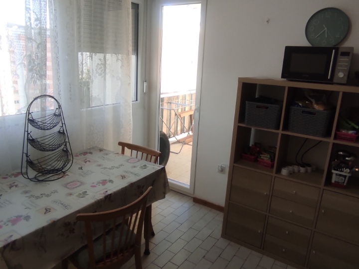 Tražim cimera/sustanara