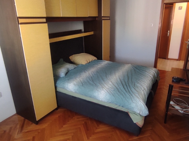 Tražim cimera/sustanara