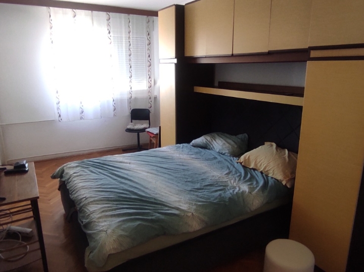 Tražim cimera/sustanara