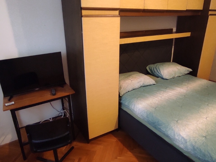 Tražim cimera/sustanara