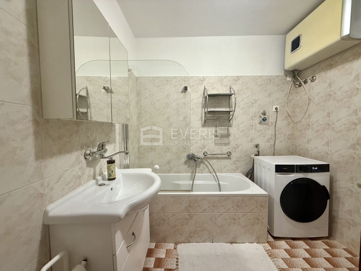 Rijeka, Škurinje, stan 60m2 s balkonom južne orijentacije