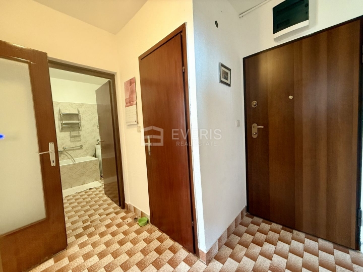Rijeka, Škurinje, stan 60m2 s balkonom južne orijentacije