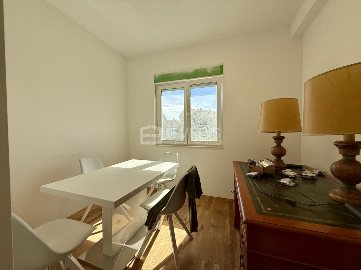 Rijeka, Srdoči, stan 75 m2, 2S+DB