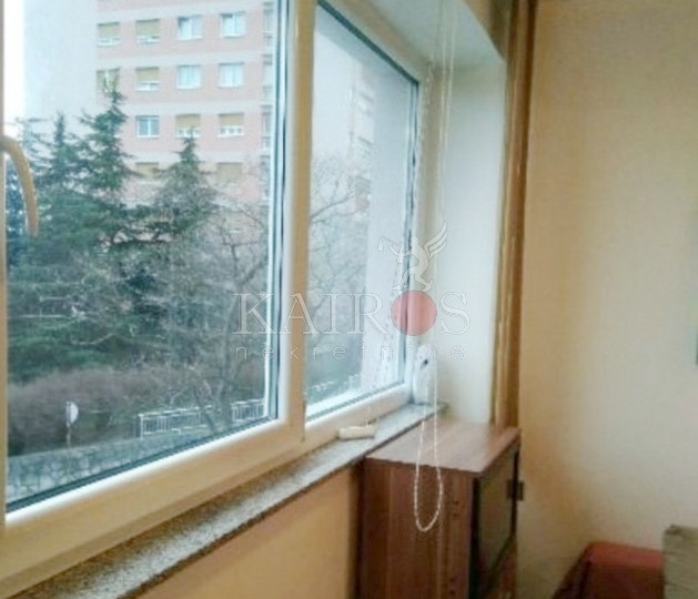 Turnić, garsonijera, 30m2, najam 40