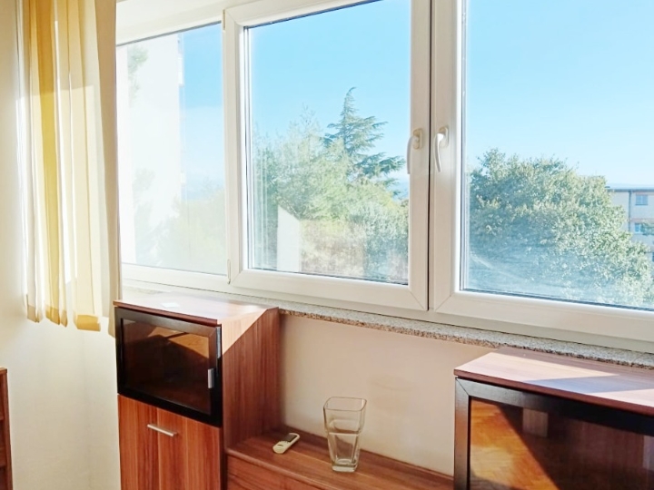 Turnić, garsonijera, 30m2, najam 40