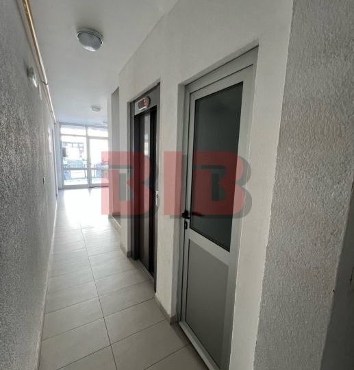 Srdoči, lijep 3S+DB, garaža, lift, dodatni parking