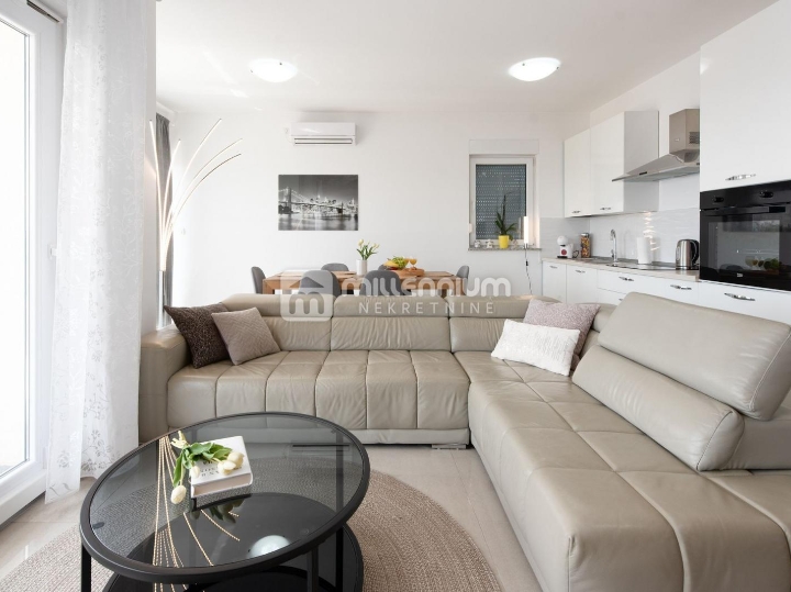 Matulji, 93.40m2, 3S+DB, terasa, 2-parkirna mjesta