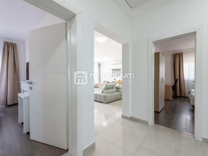 Matulji, 93.40m2, 3S+DB, terasa, 2-parkirna mjesta