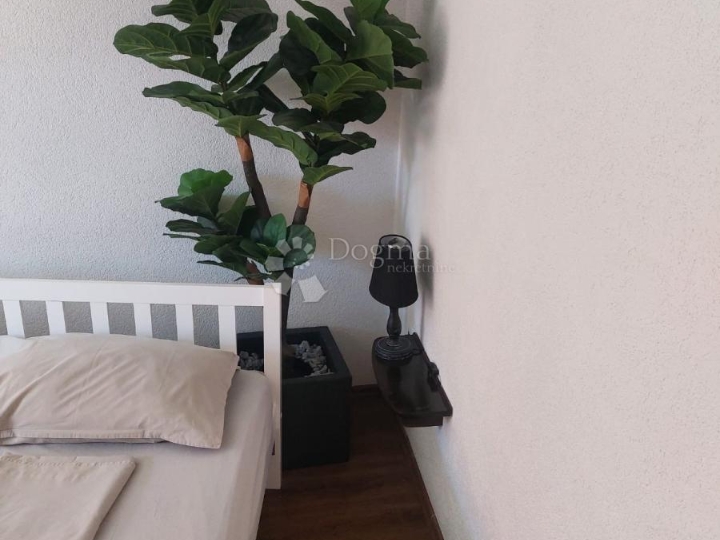 Studio apartman, centar Rovinja, 2. red do mora