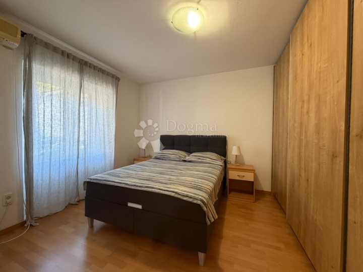 Stan u prizemlju s vrtom i terasom, renovirano!!!