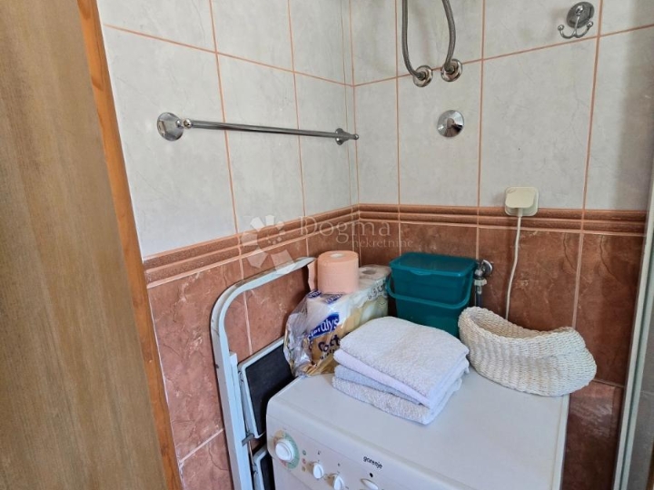 Dodir mora i tišine – šarmantni apartman u srcu Tkona