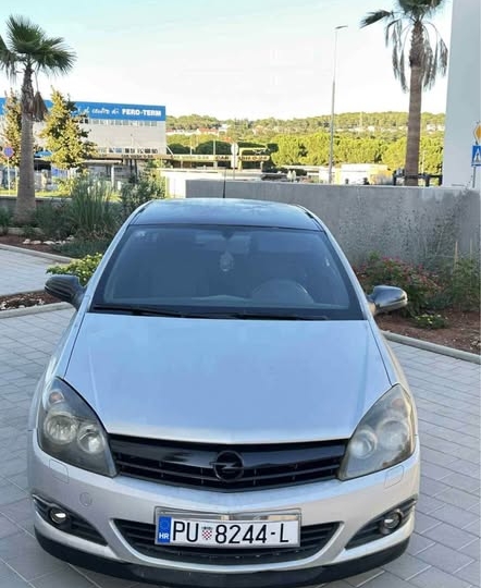 Opel Astra GTC 1.6