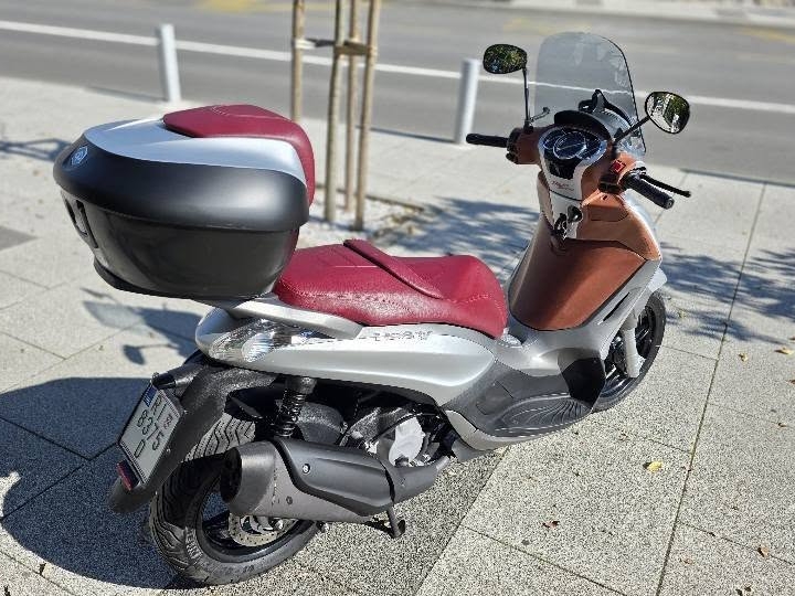 Beverly 350