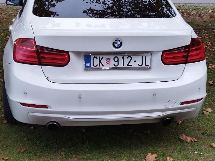 BMW F30 sportline 318d 2013