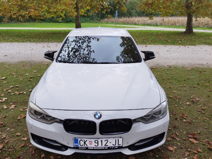 BMW F30 sportline 318d 2013