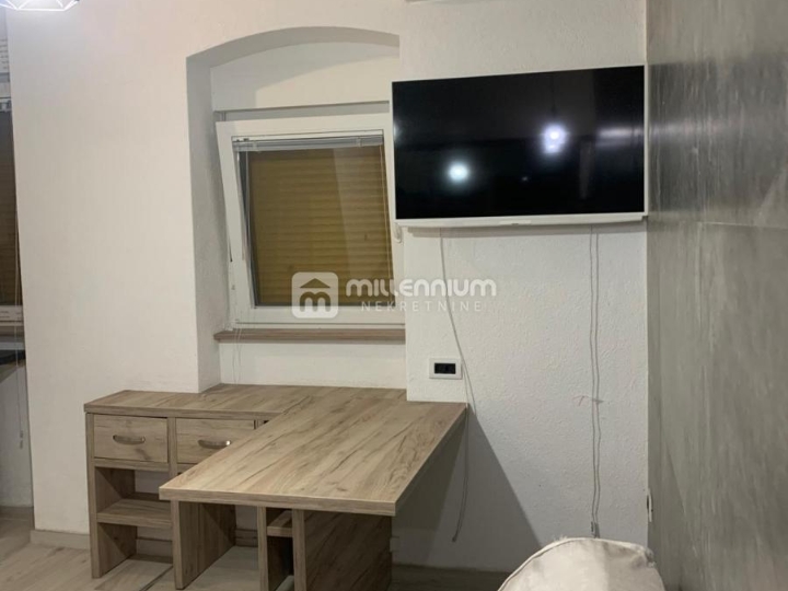 Opatija, 53.92m2, dva stana, 100m do mora