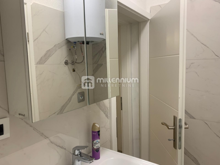 Opatija, 53.92m2, dva stana, 100m do mora