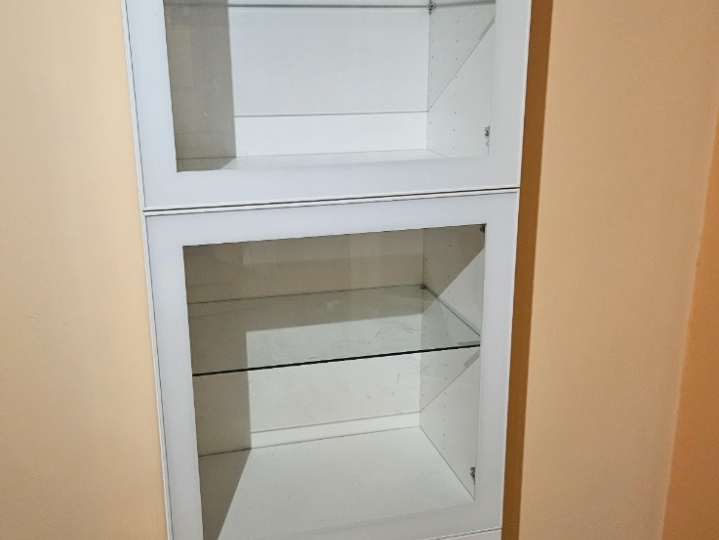 Vitrina bijela, visoki sjaj