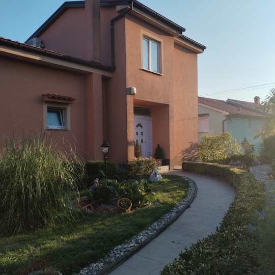 Marinići, 2S stan,100 m2, jacuzzi, sauna