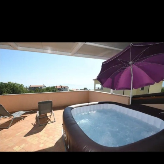 Marinići, stan 100 m2, jacuzzi, sauna
