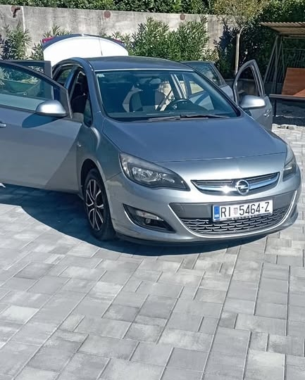 Opel Astra 1.6 CDTI