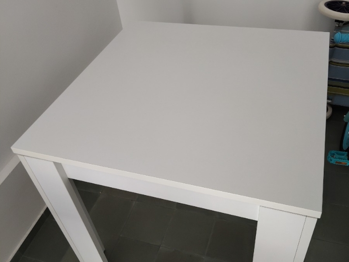 Stol 80×80 cm