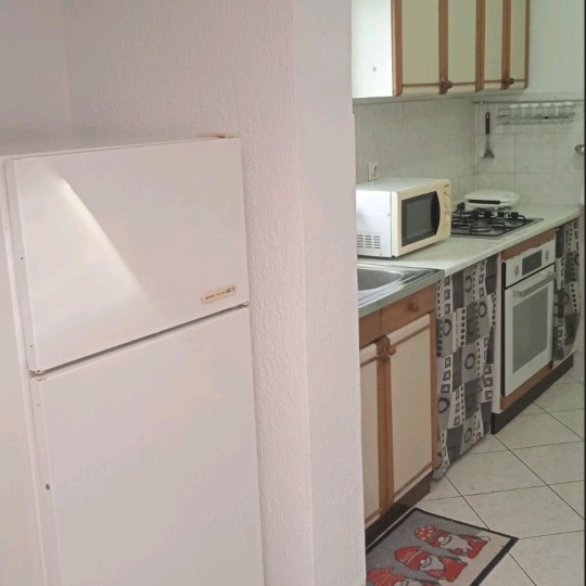 Iznajmljujem stan 85 m2