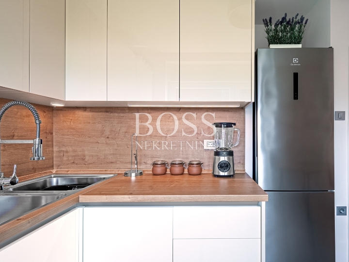 Turnić, 1S+DB, 57m2, 950€+režije