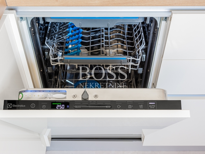 Turnić, 1S+DB, 57m2, 950€+režije