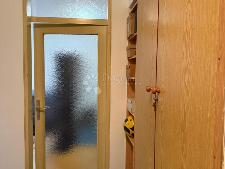 Jednosoban stan s dušom i balkonom