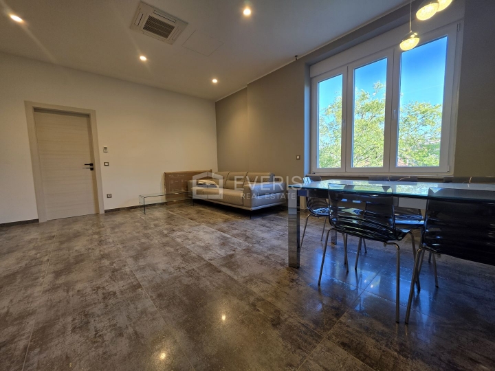 Rijeka, Trsat, stan 95 m2, 3S+DB, najam