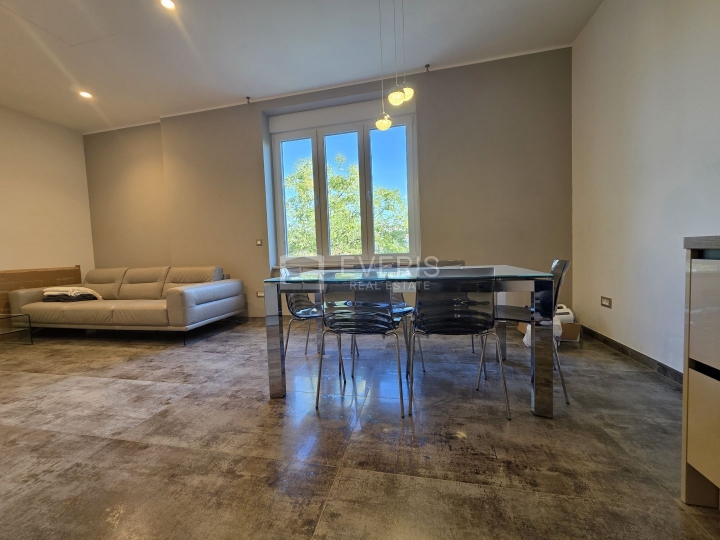 Rijeka, Trsat, stan 95 m2, 3S+DB, najam
