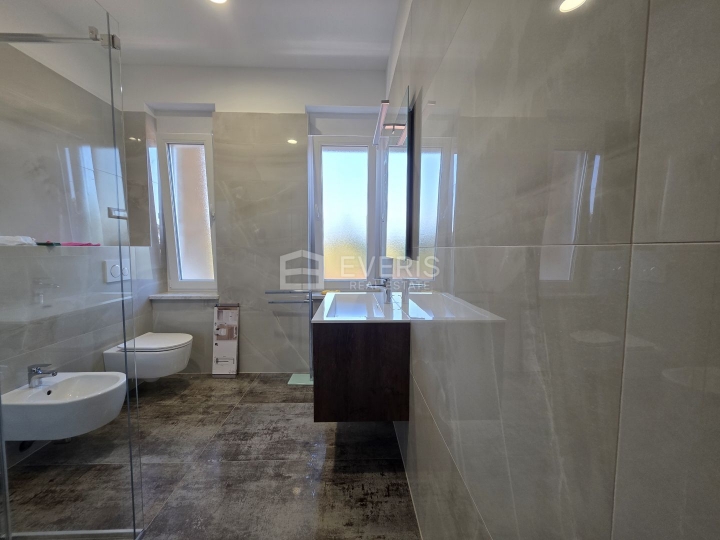 Rijeka, Trsat, stan 95 m2, 3S+DB, najam