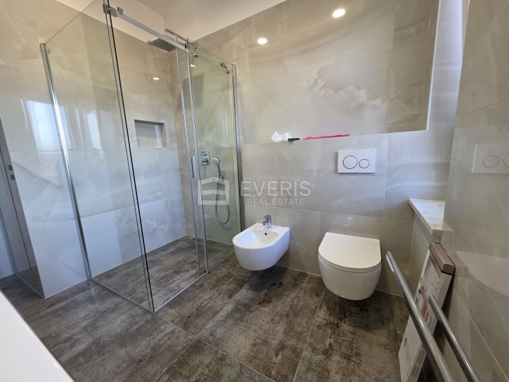 Rijeka, Trsat, stan 95 m2, 3S+DB, najam