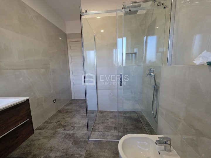 Rijeka, Trsat, stan 95 m2, 3S+DB, najam