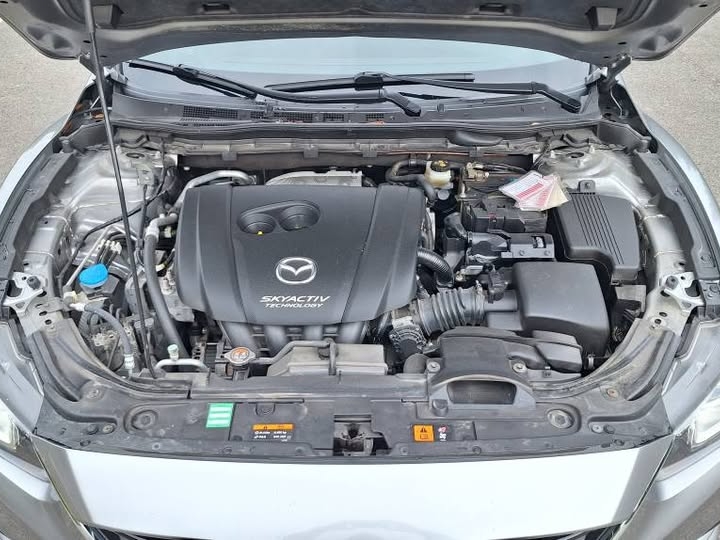 Mazda 6 2.0i